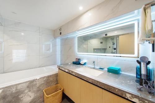 novotel living yunnan dianchi times