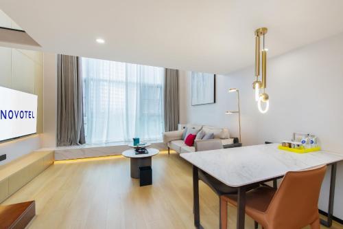 novotel living yunnan dianchi times