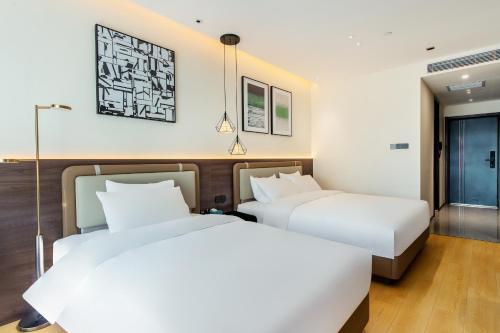 novotel living yunnan dianchi times