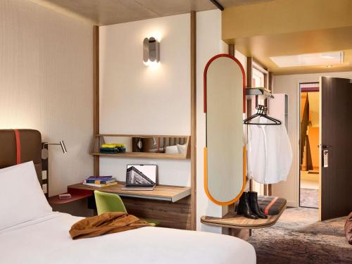 you hotel amiens handwritten collection