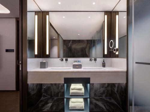 novotel shanghai xuhui riverside