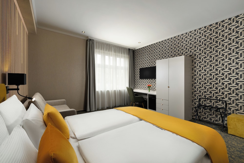 hotel allora