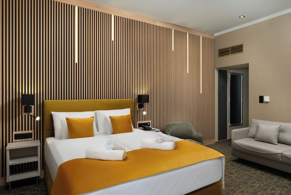 hotel allora