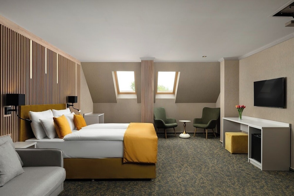 hotel allora