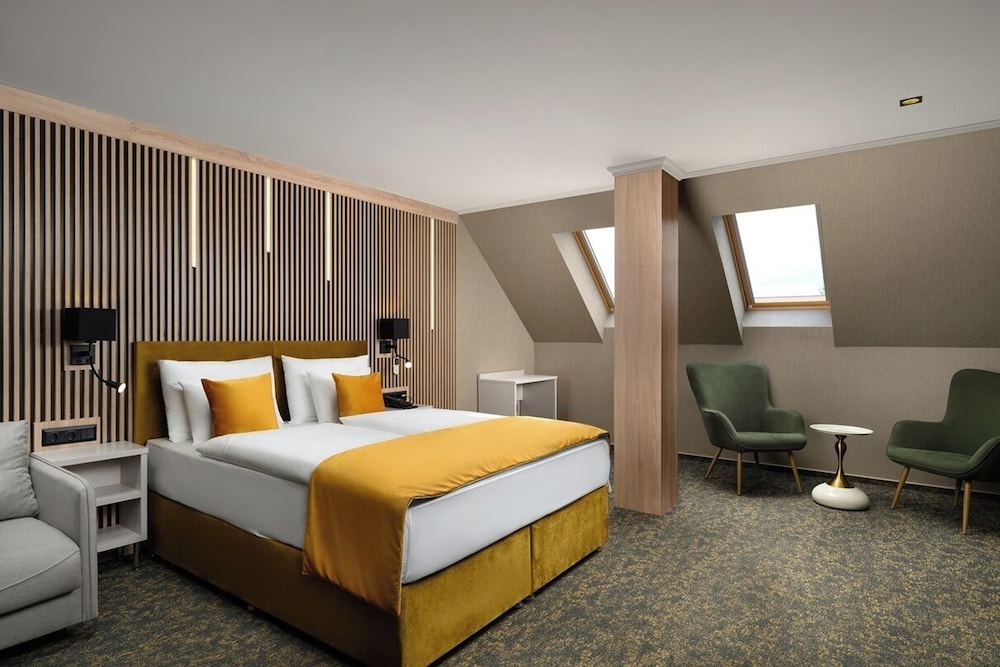 hotel allora