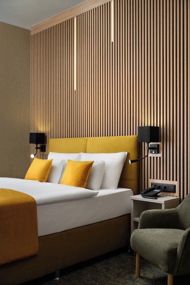 hotel allora
