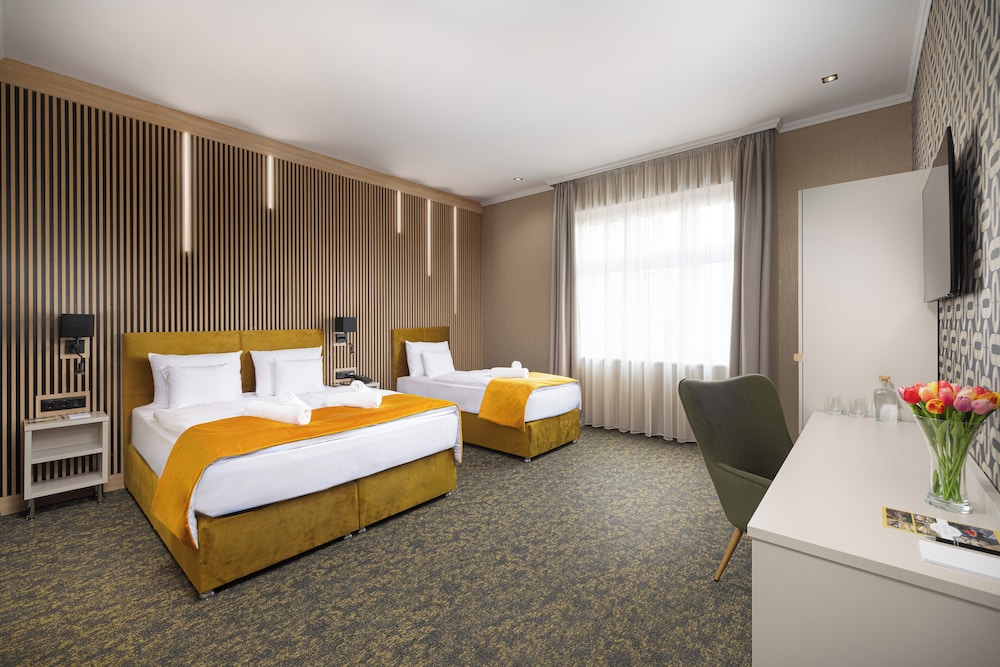 hotel allora