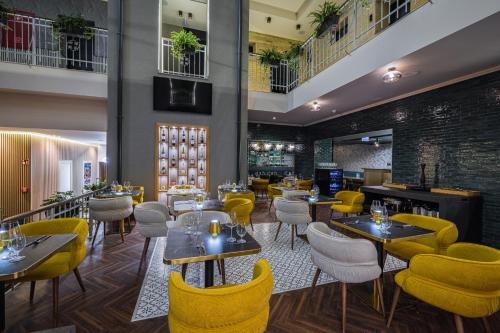 hotel allora