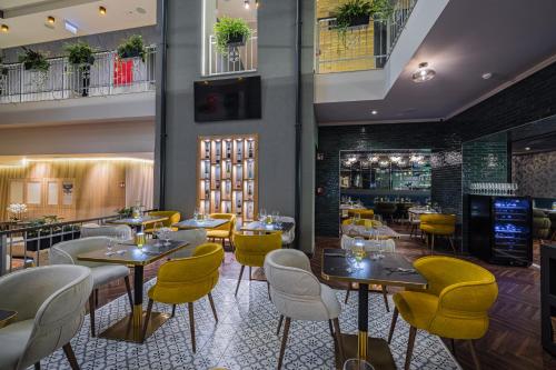 hotel allora