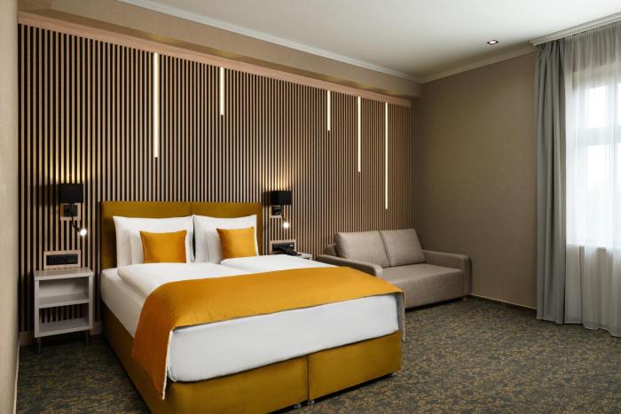 hotel allora