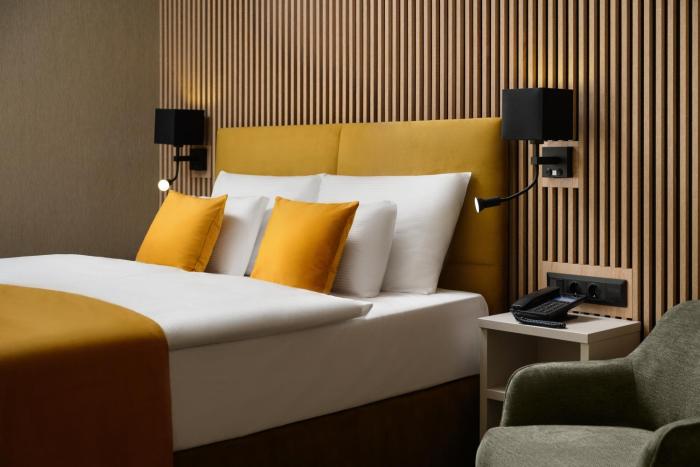 hotel allora