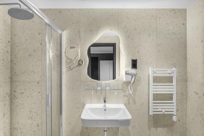 hotel allora