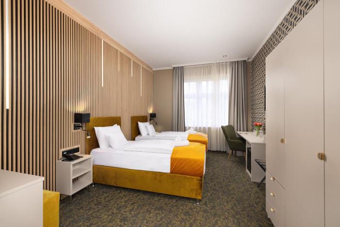 hotel allora