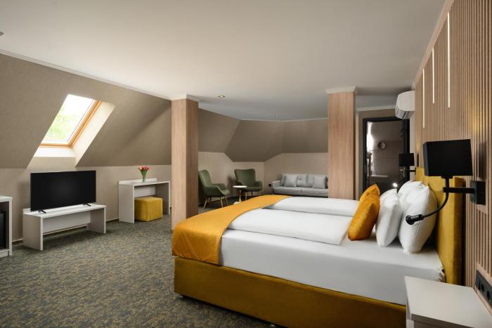 hotel allora