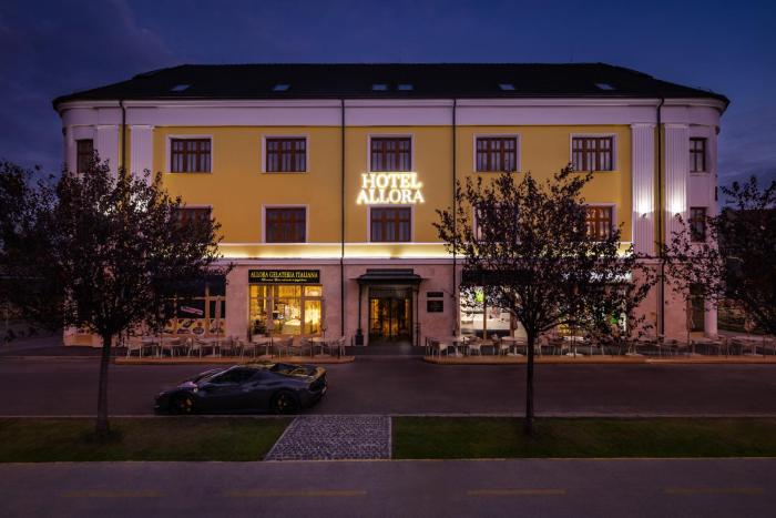 hotel allora