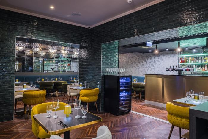 hotel allora