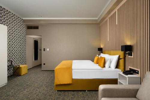 hotel allora