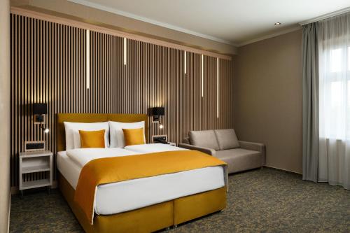 hotel allora