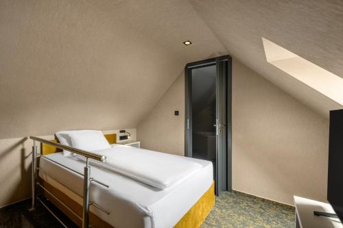 hotel allora