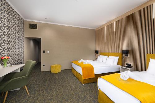 hotel allora