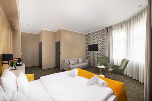 hotel allora