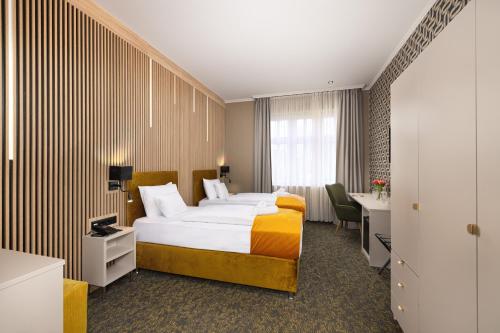 hotel allora