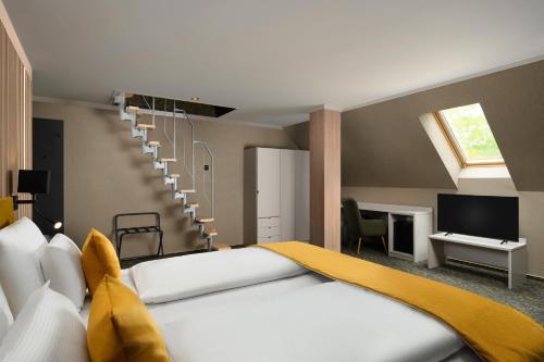 hotel allora