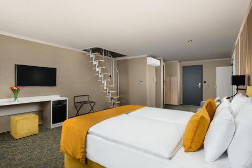 hotel allora
