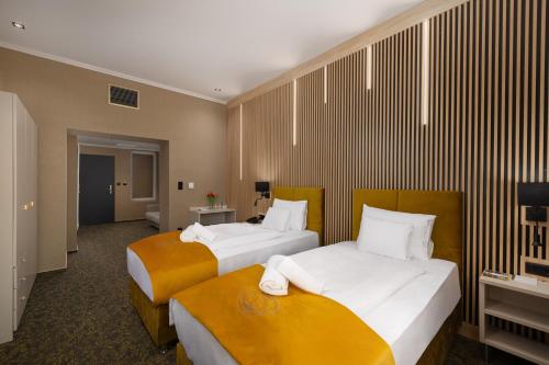 hotel allora