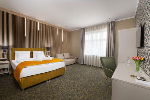 hotel allora