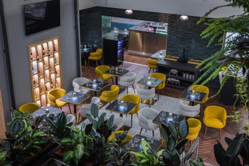hotel allora
