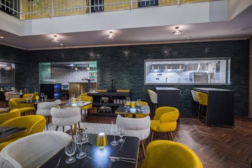 hotel allora