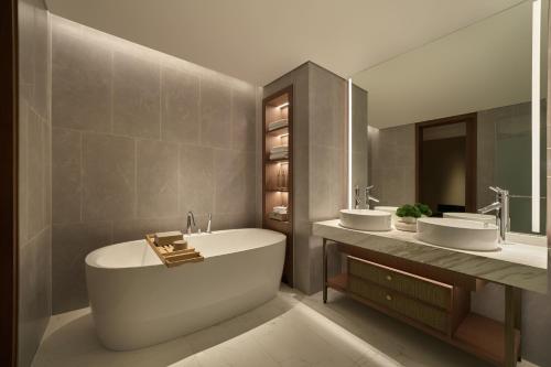 pullman ninh binh
