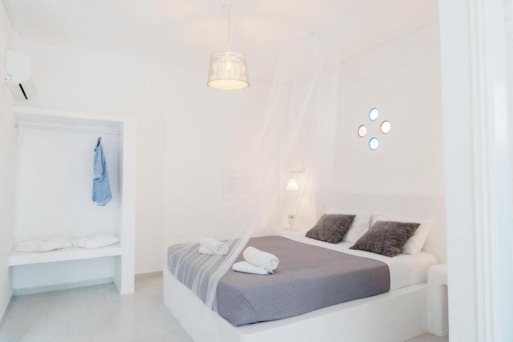noeme santorini