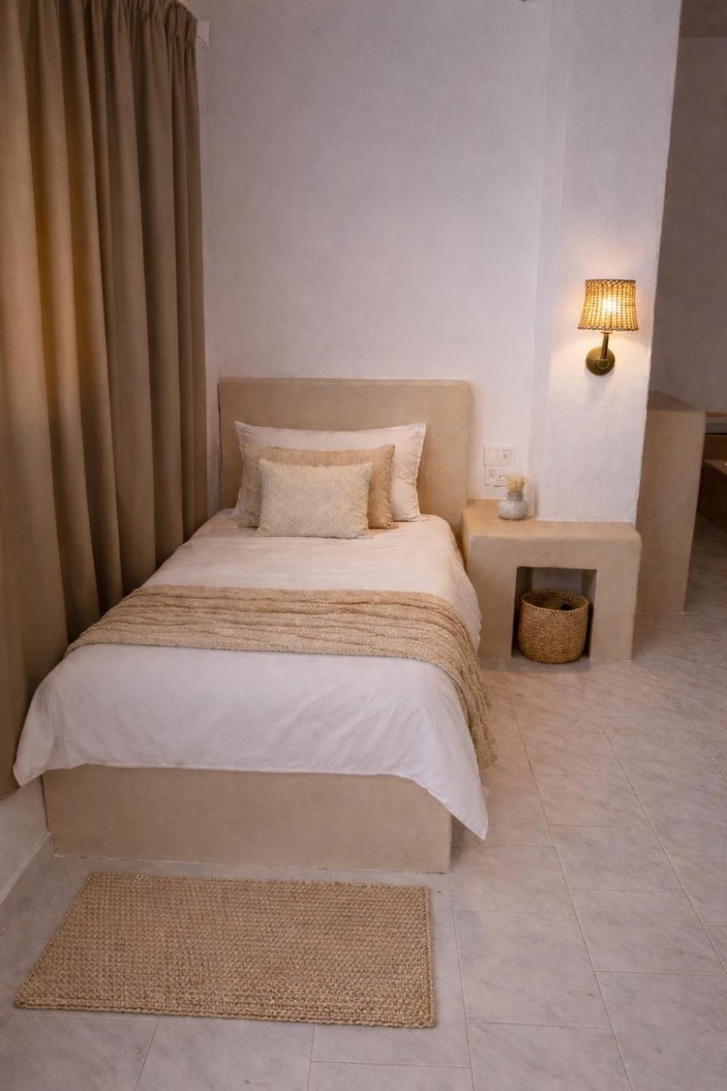 noeme santorini