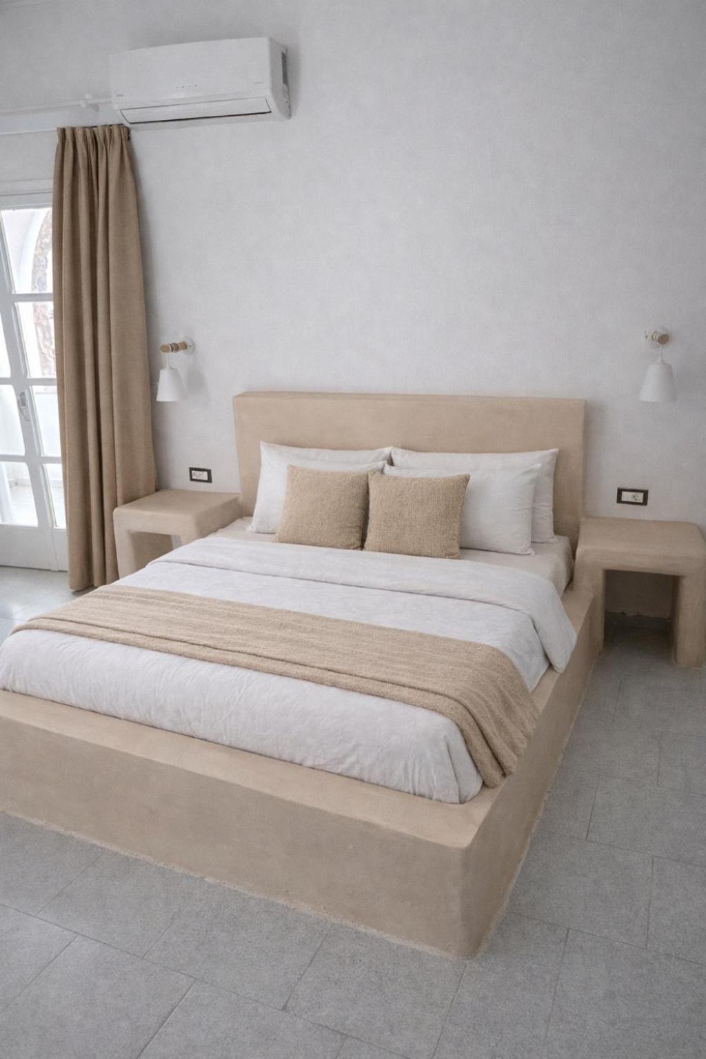 noeme santorini