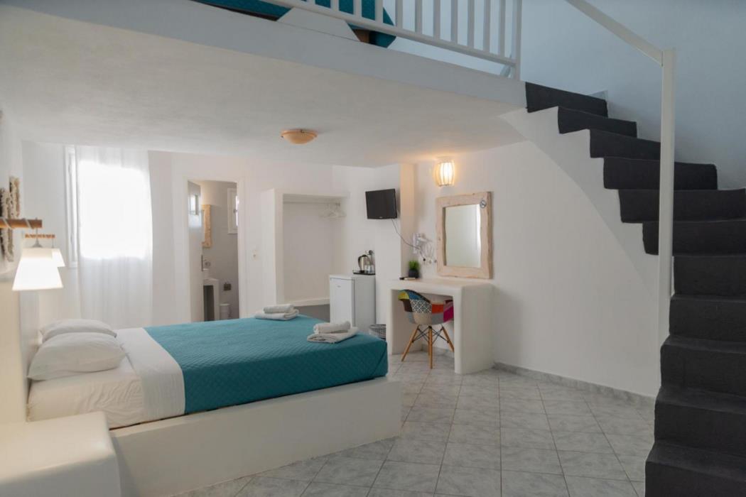 noeme santorini