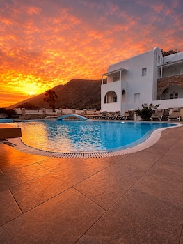noeme santorini