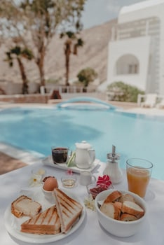 noeme santorini