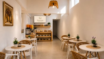 noeme santorini