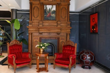 Radisson Red Funes,,2 star