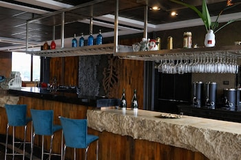 radisson red funes