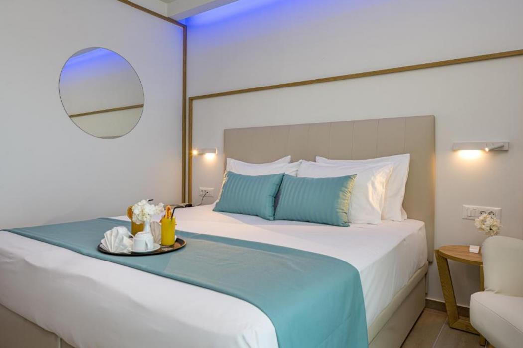 Mer Bleu Beach Hotel,,5 star