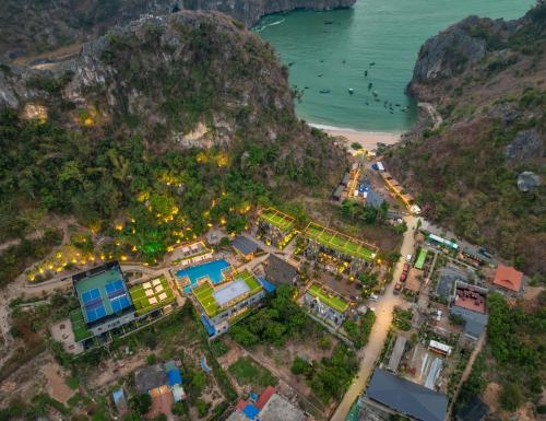 Cat Ba Sena Valley Retreat,Xuan Dam Village, Chut Chit Beach,4 star