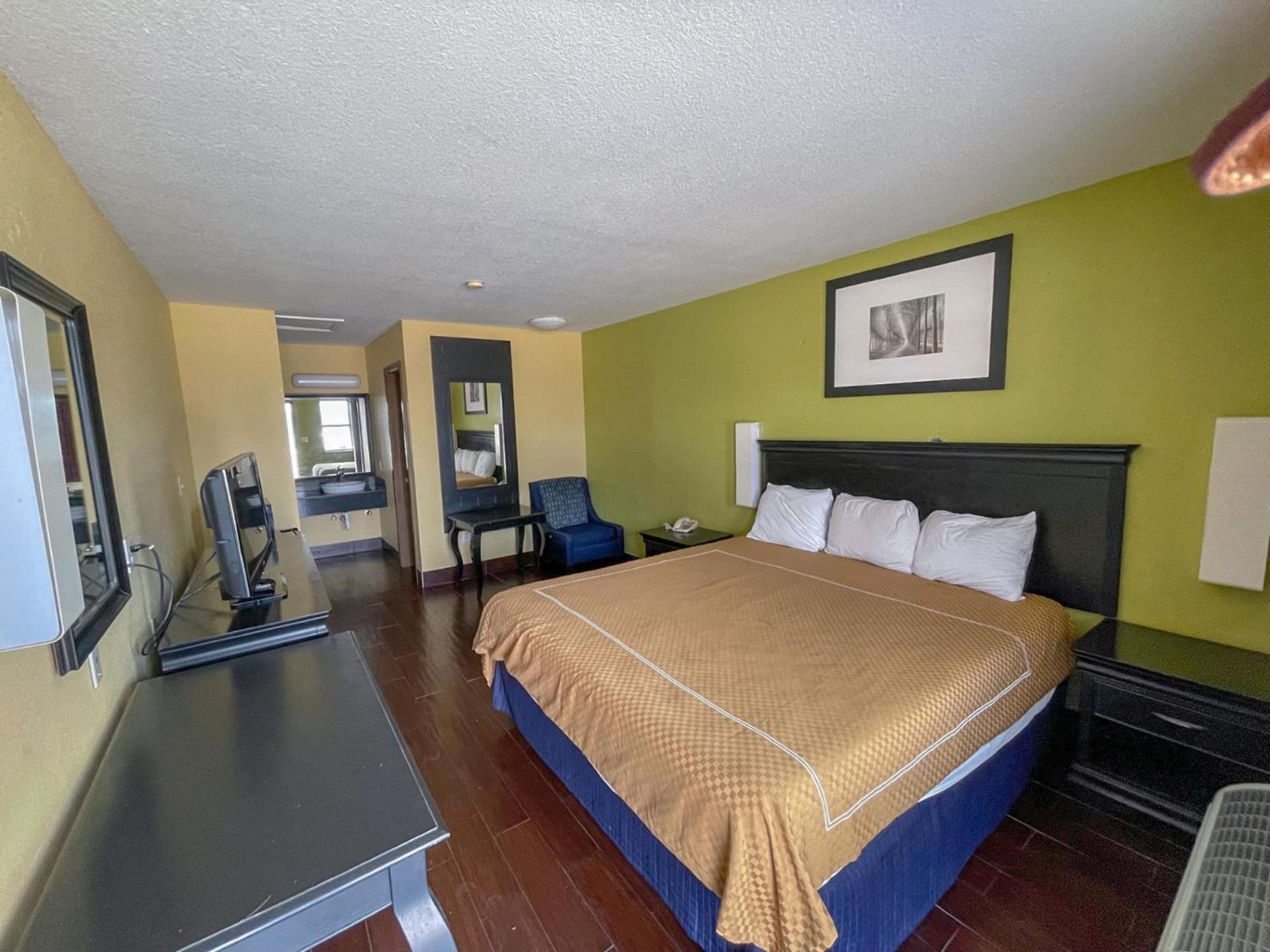 deluxe inn and suites corpus christi i 37