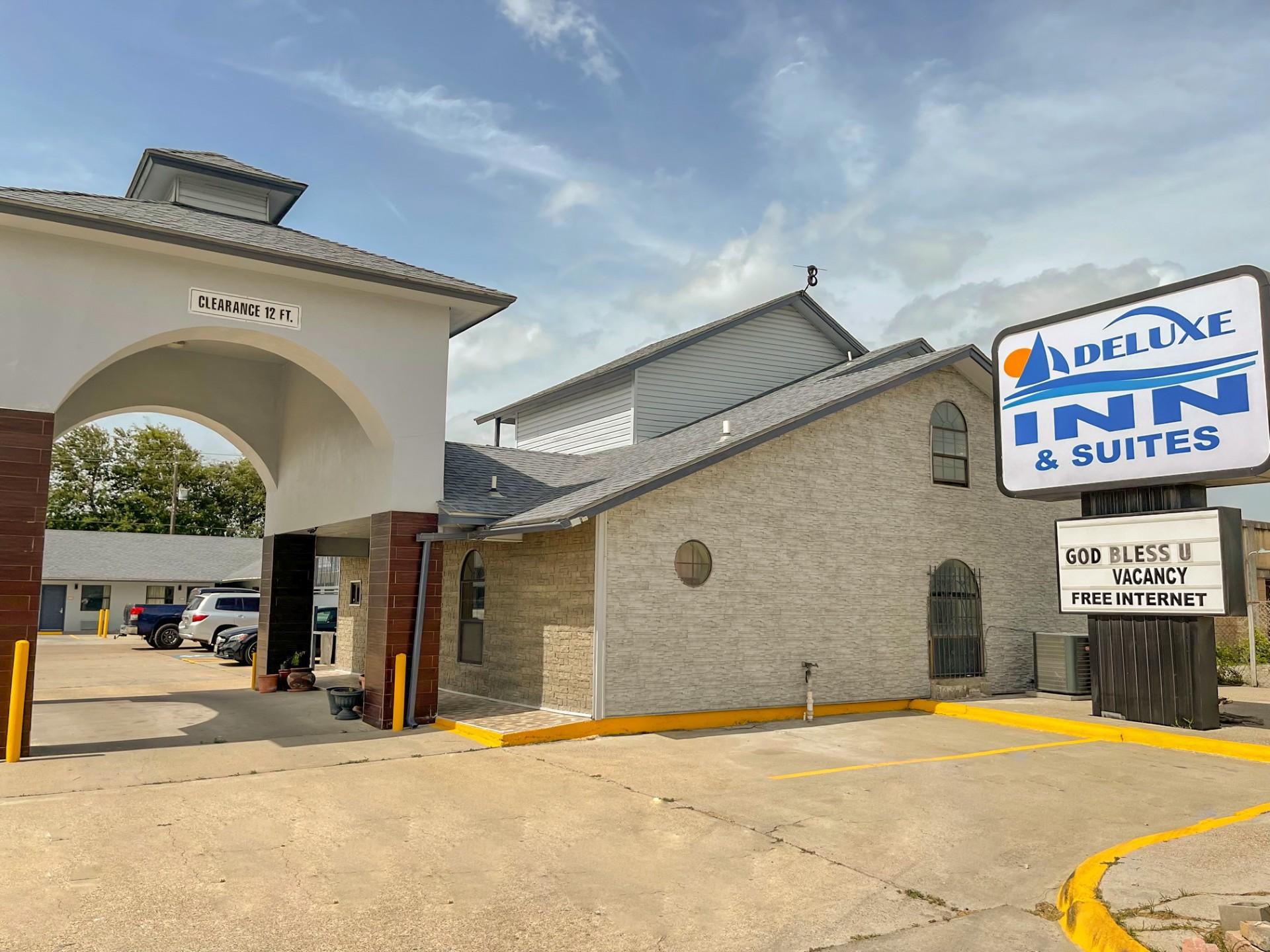deluxe inn and suites corpus christi i 37