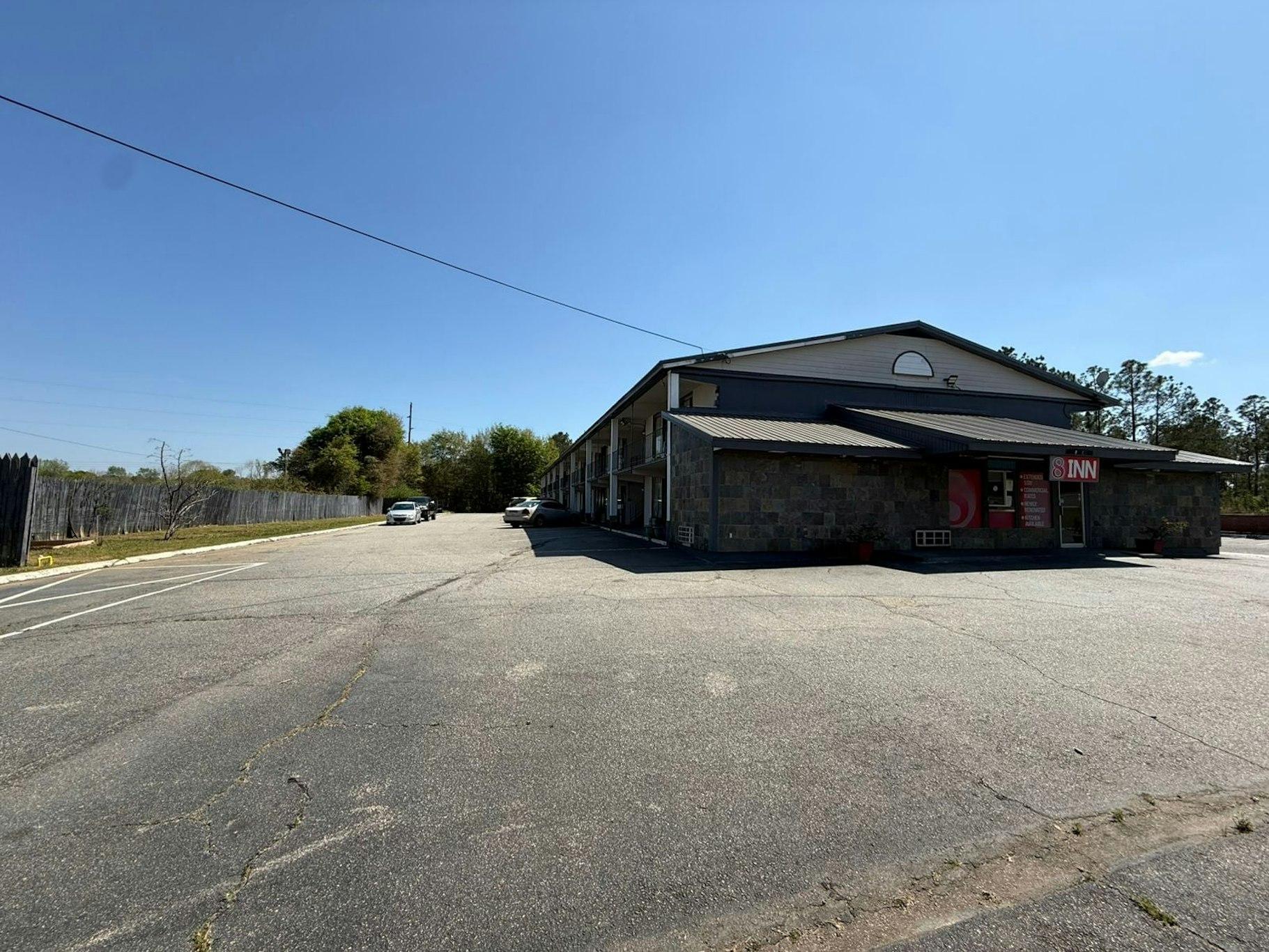 deluxe inn and suites corpus christi i 37