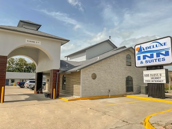 deluxe inn and suites corpus christi i 37