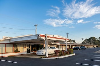 capri inn little rock benton i 30