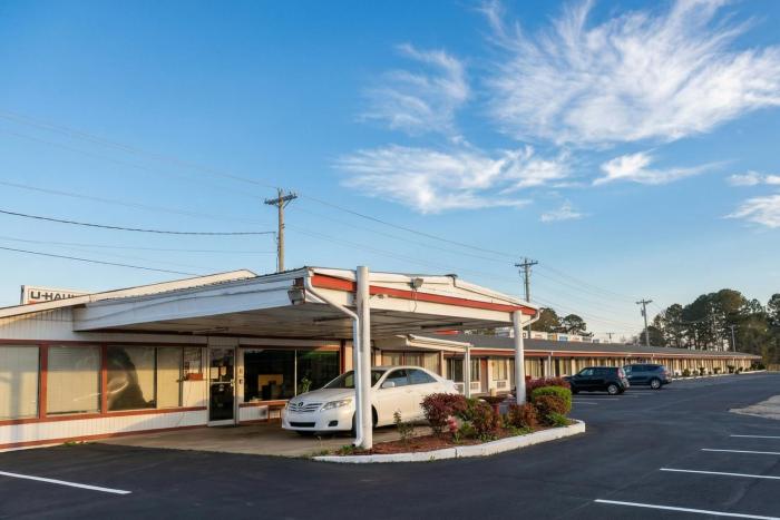 capri inn little rock benton i 30